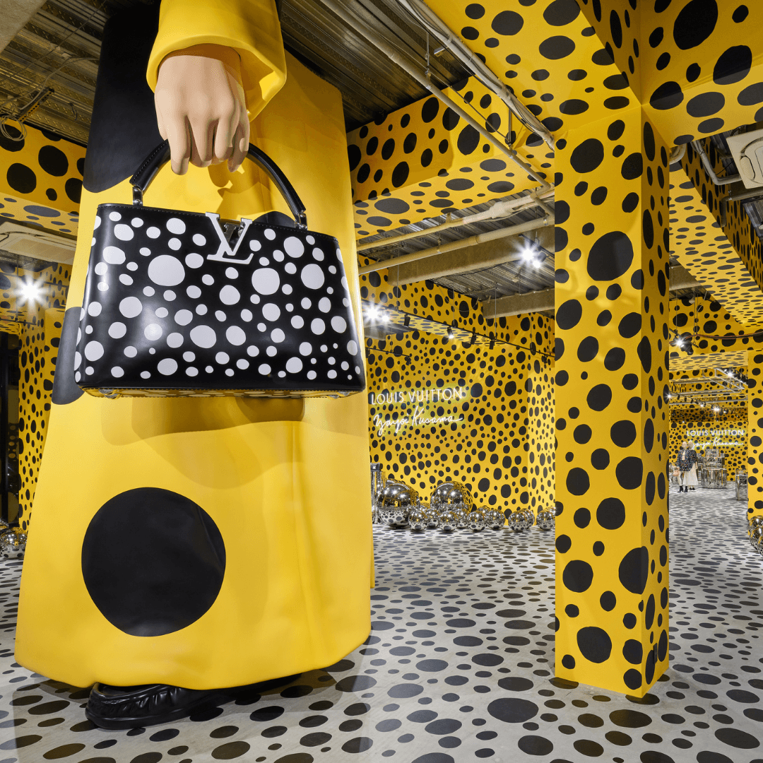 Bolinhas de Yayoi Kusama estão presentes outra vez nas peças criadas pelos artesãos da gigante da moda