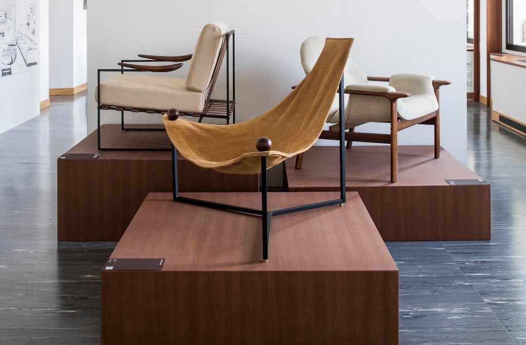 “Warsaw – São Paulo – Milan”, exposição dedicada ao arquiteto e designer polaco Jorge Zalszupin, curada por Lissa Carmona e Maria Murawsky, apresentada pela Visteria Foudantion e ETEL, no 16º da Torre Velasca.